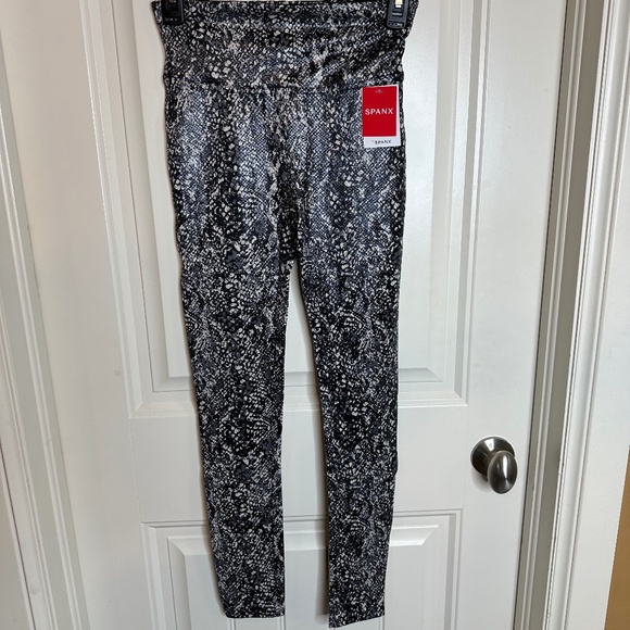 Spanx Leggings - Picture 1 of 4